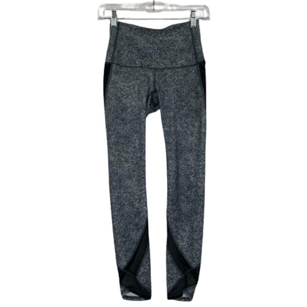 Lululemon Thight Rio Mist white black with black side panel leggings size 4